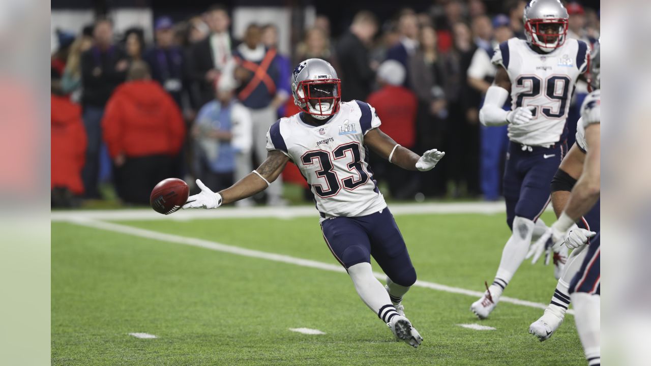 Patriots RB Dion Lewis' One-Handed, Tackle-Breaking Catch-'n-Run