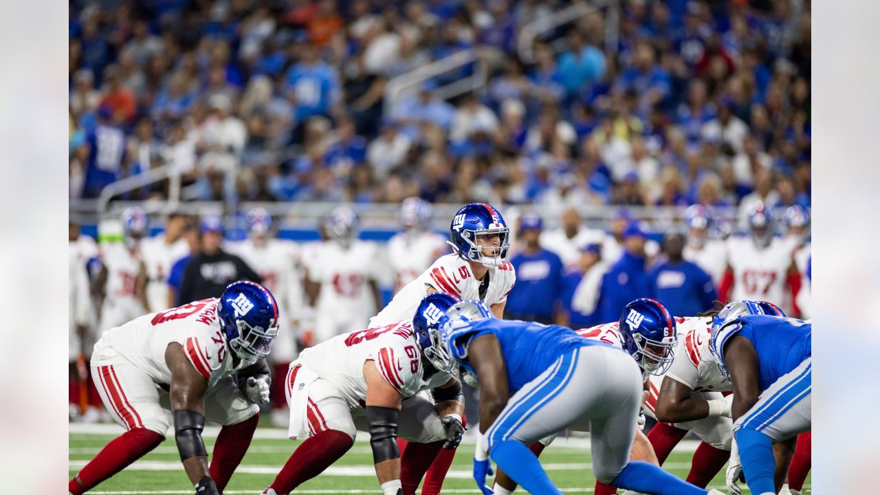 New York Giants quarterback Tommy DeVito (5) looks to pass during