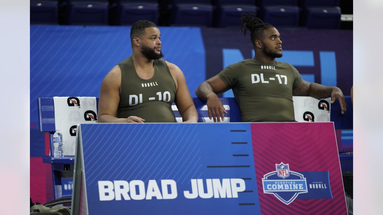 Top 10 Fastest 40-Yard Dashes by Defensive Linemen at the 2022 NFL Scouting  Combine