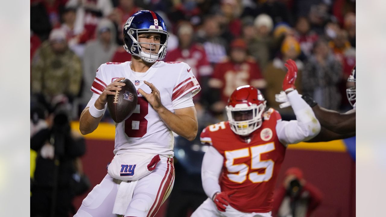 Chiefs-Giants rapid reaction: KC 'manages' Monday Night Football