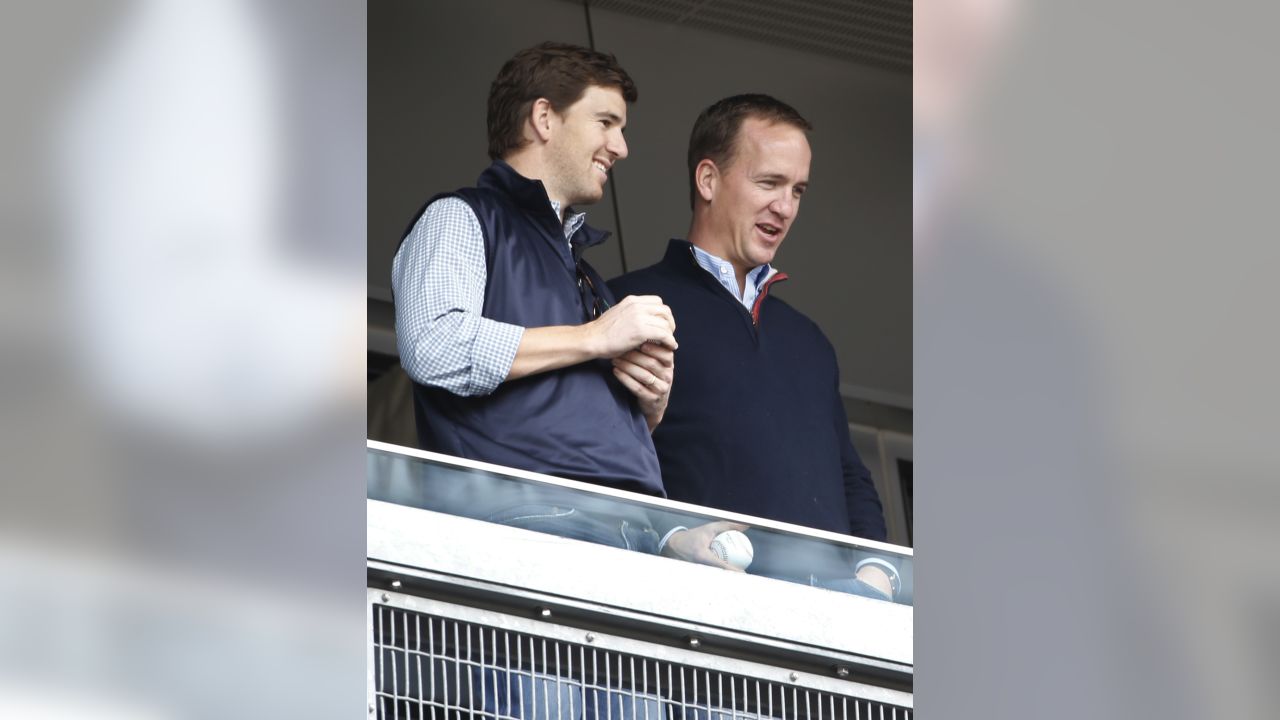 Peyton, Eli Manning To Coach AFC, NFC In 2023 Pro Bowl Games - BVM Sports