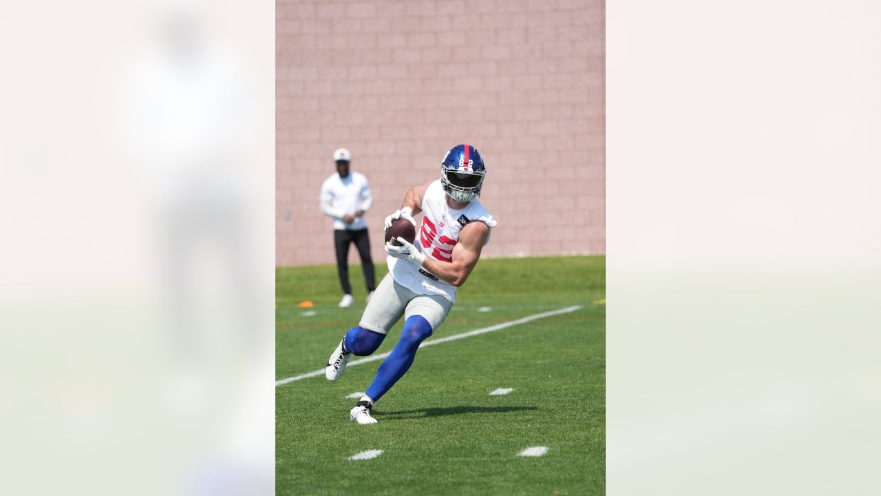 Daniel Jones's Excitement About Giants TE Darren Waller Continues to Grow -  Sports Illustrated