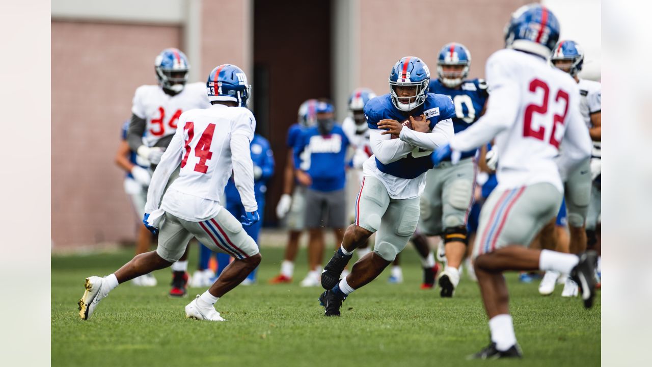 New York Giants video: Joe Judge takes part in muddy fumble drill