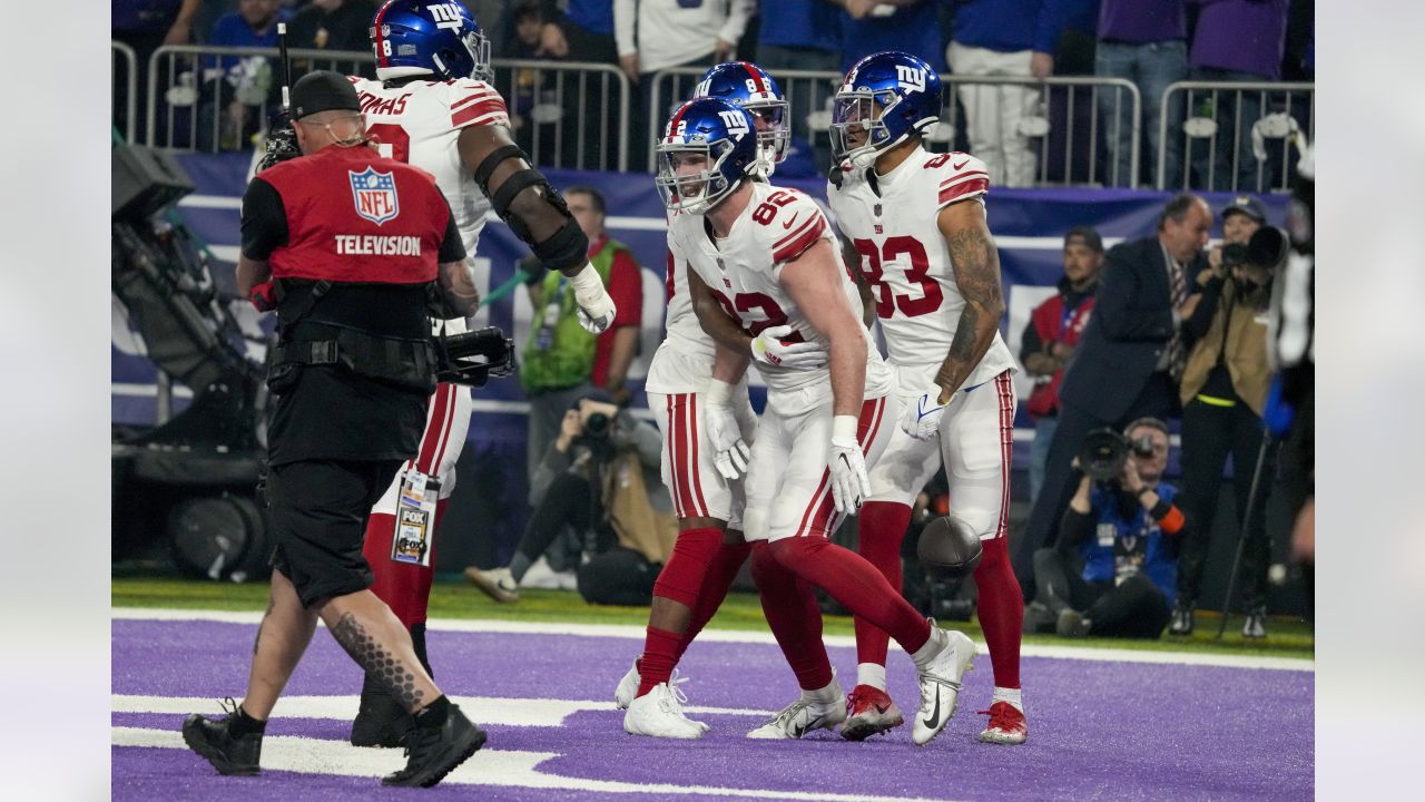 Elite' Daniel Jones carries Giants to first playoff win since 2011 in upset  of Vikings – New York Daily News