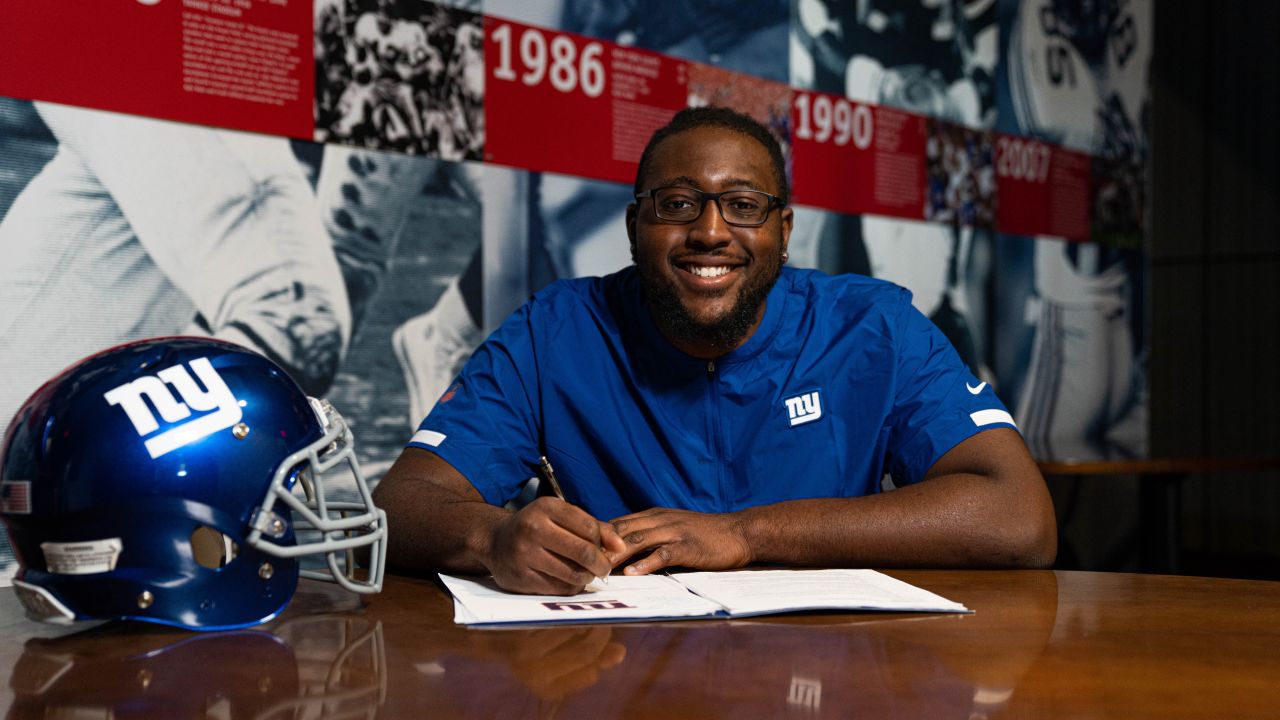 Giants place Azeez Ojulari on Non-Football Injury list, add four to PUP  list - Big Blue View