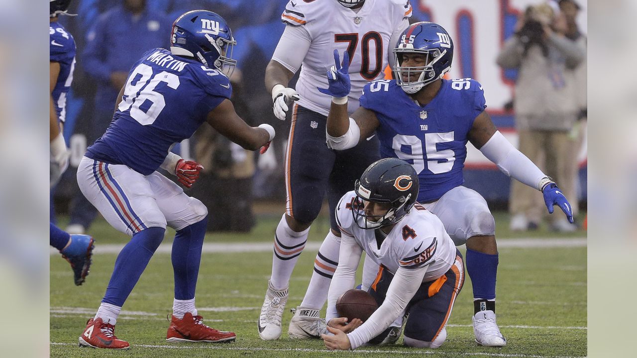 October 2, 2018 - East Rutherford, New Jersey, U.S. - New York Giants  linebacker Alec Ogletree (52) on the sideline during a NFL game between the  New Orlean Saints and the New