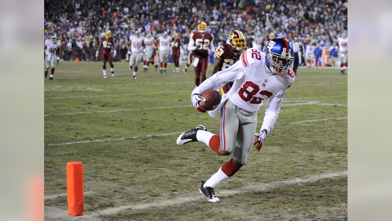 Washington Football Team wide receiver Terry McLaurin (17) runs against the  New York Giants during an NFL football game, Sunday, Jan. 9, 2022, in East  Rutherford, N.J. (AP Photo/Adam Hunger Stock Photo - Alamy