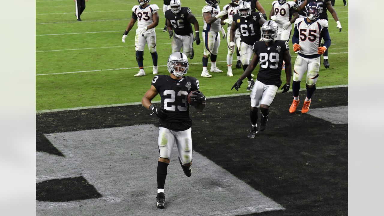 Denver running back Devontae Booker runs down field to the Oakland 25-yard  line during the second quarter Sunday, Jan. 1, 2017, at Sports Authority  Field at Mile High in Denver. (The Gazette