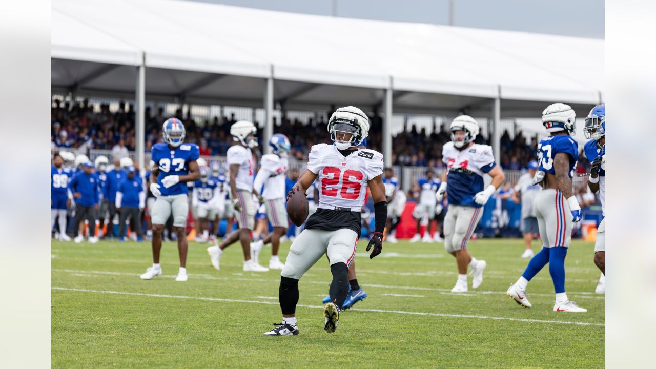 Giants RB Saquon Barkley's dad to wear Jets gear for crosstown matchup