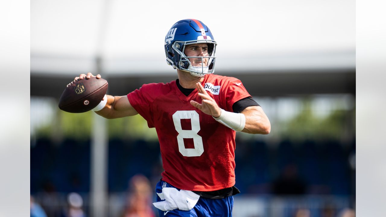 Takeaways from Daniel Jones's Contract Details - Sports