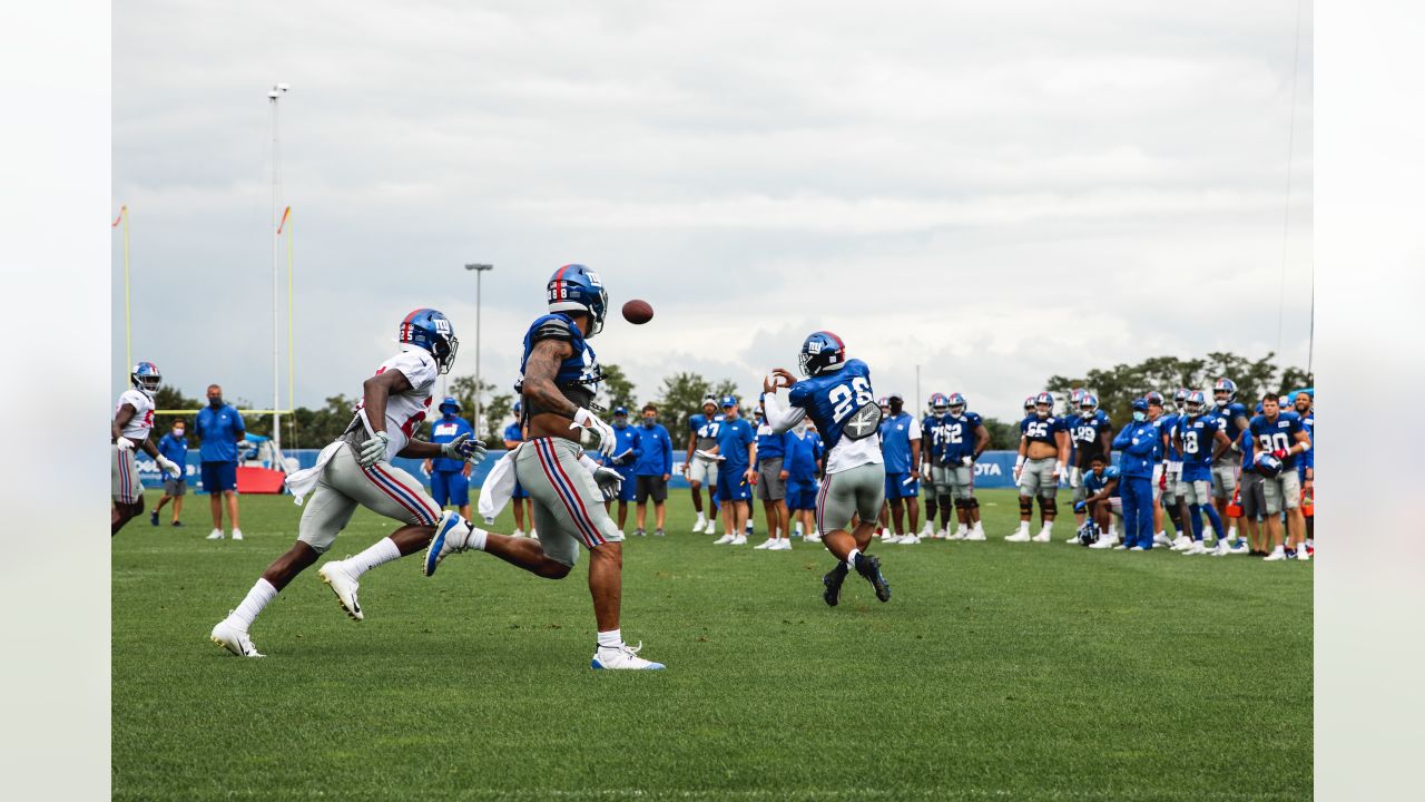 New York Giants video: Joe Judge takes part in muddy fumble drill