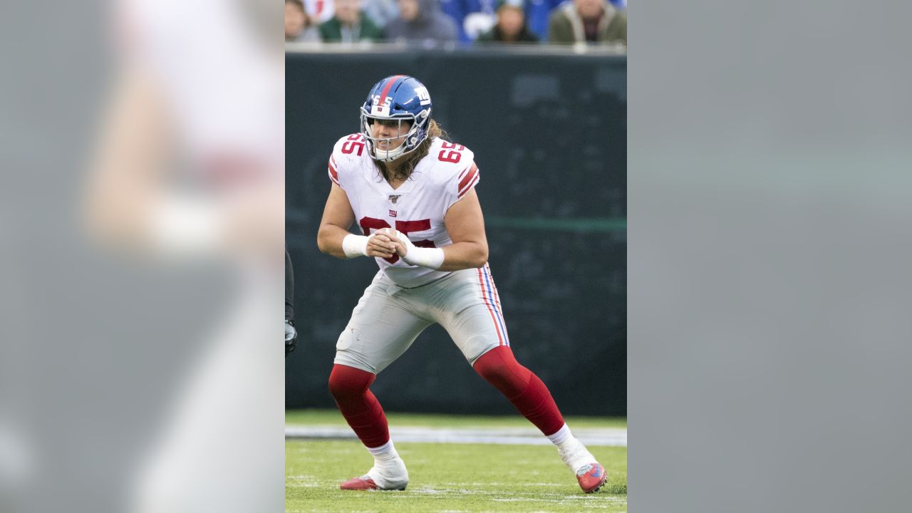 New York Giants center Nick Gates (65) in coverage during an NFL