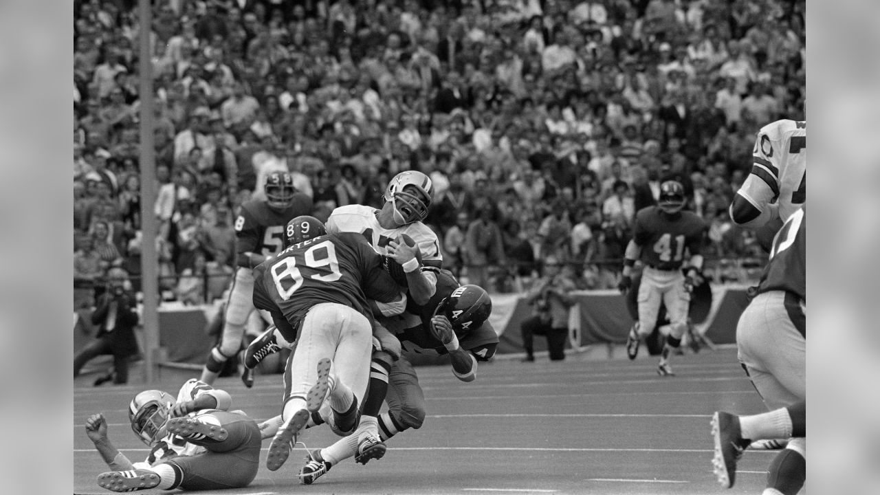 Slide Box: New York Giants vs. Dallas Cowboys, 1975 –  –  The Blog