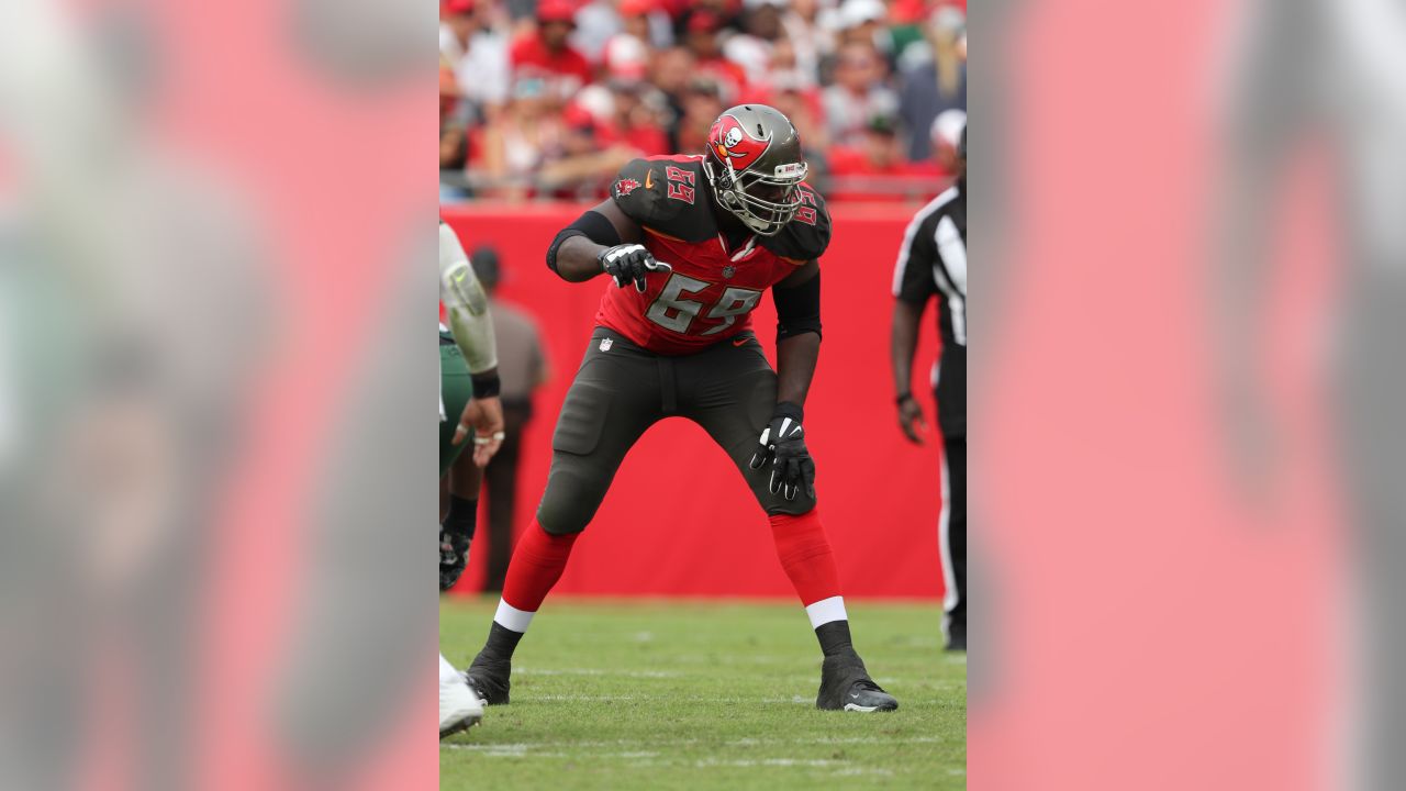 Tampa Bay Buccaneers linebacker Devante Bond (59) during an NFL