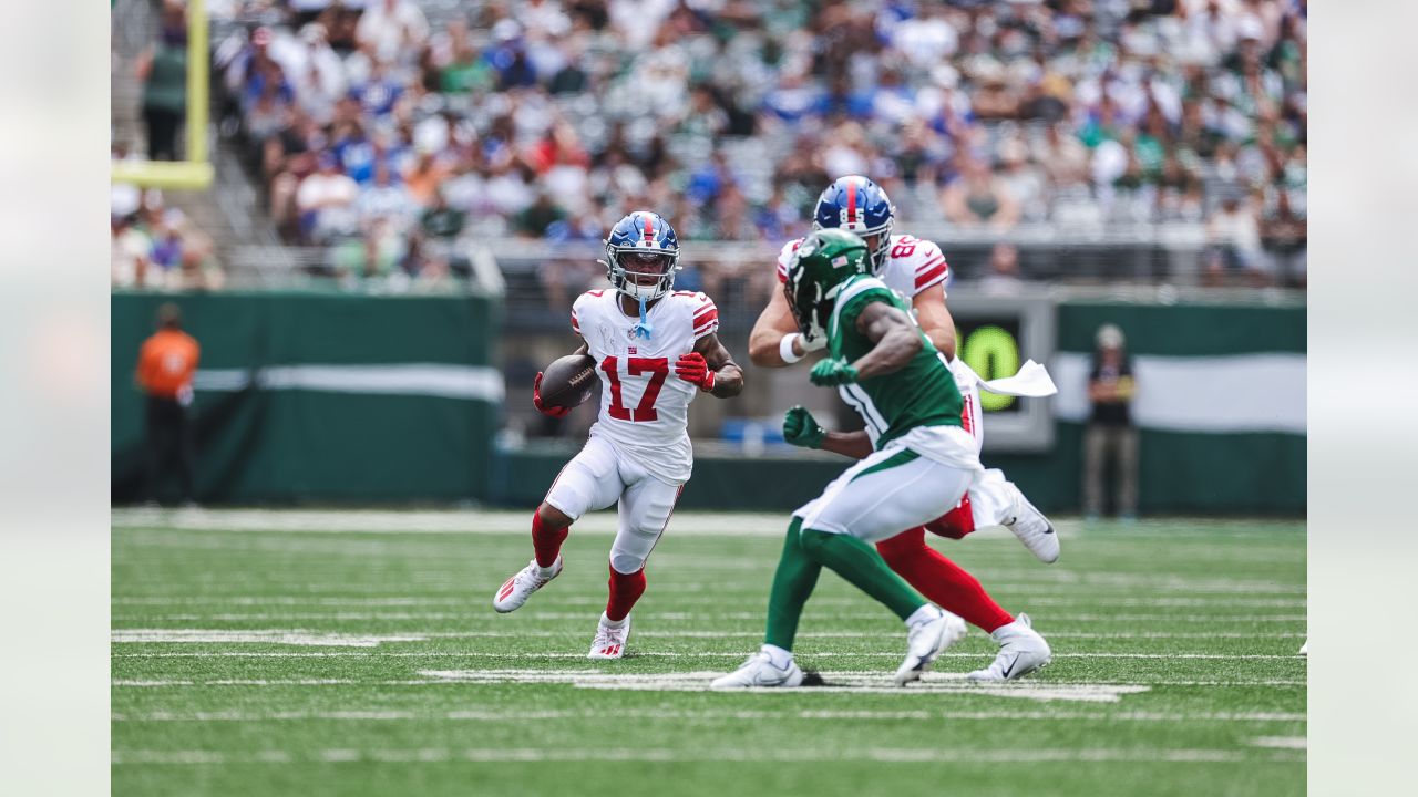 Ex-Hampton High, Virginia Tech star Tyrod Taylor leaves Giants' preseason  game against Jets with back injury – The Virginian-Pilot