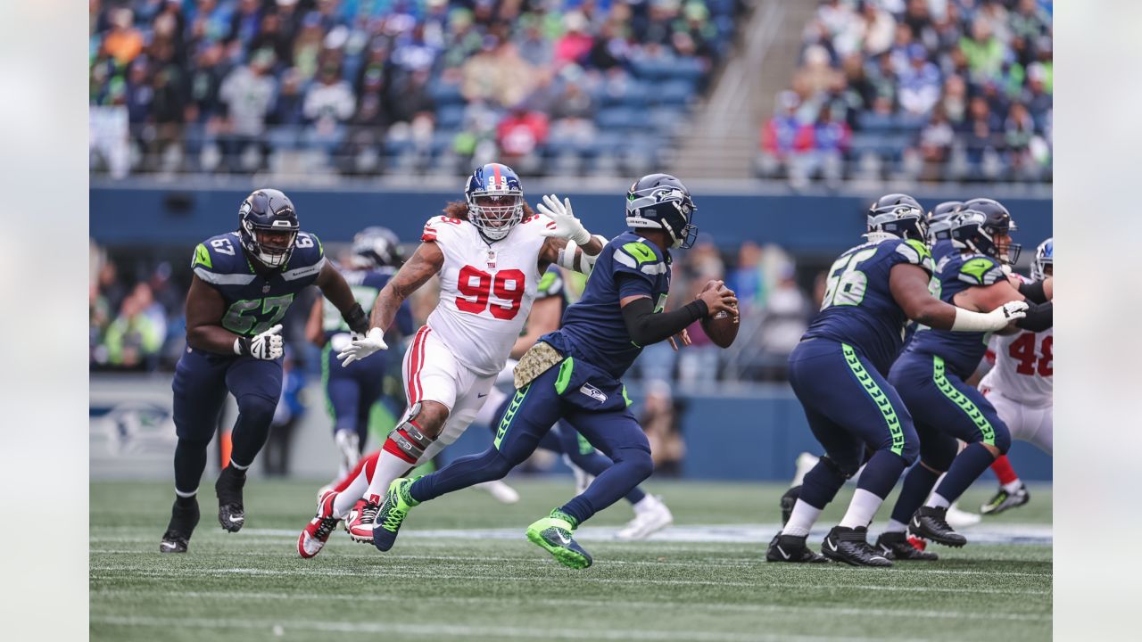 Giants fall to Seahawks, enter bye 6-2