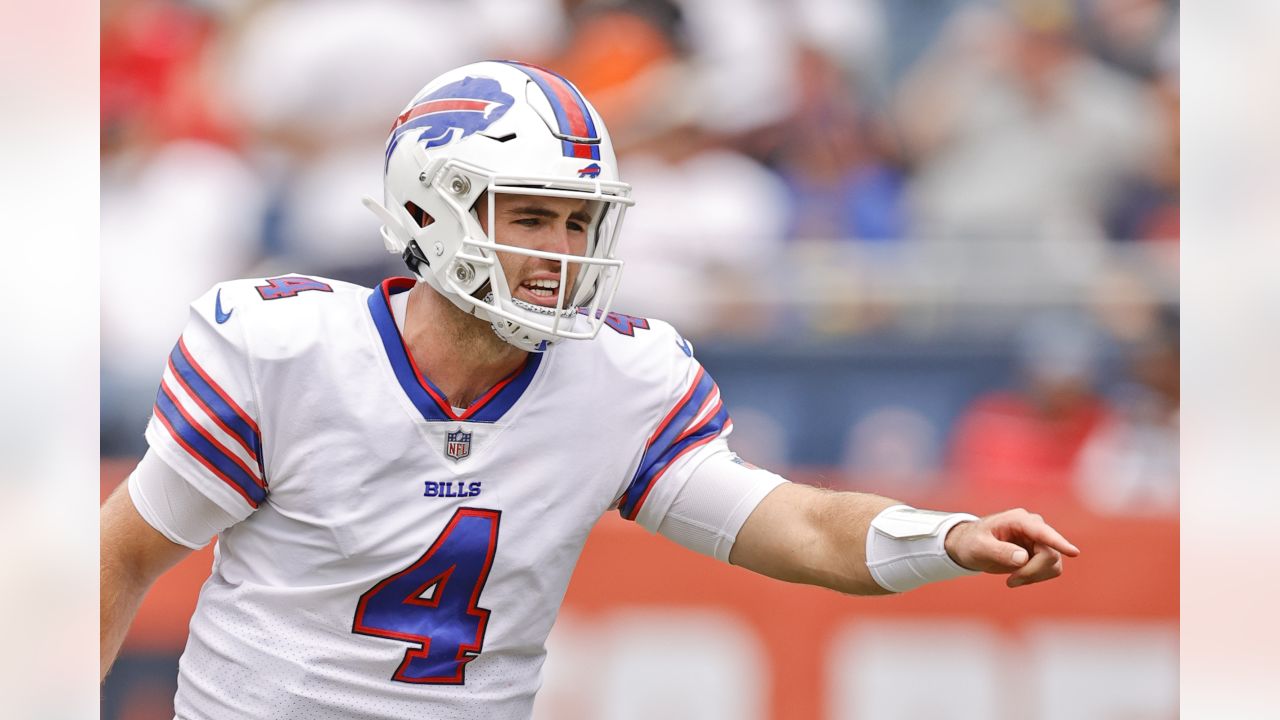 Buffalo Bills quarterback's Mitchell Trubisky (10), Jake Fromm (4