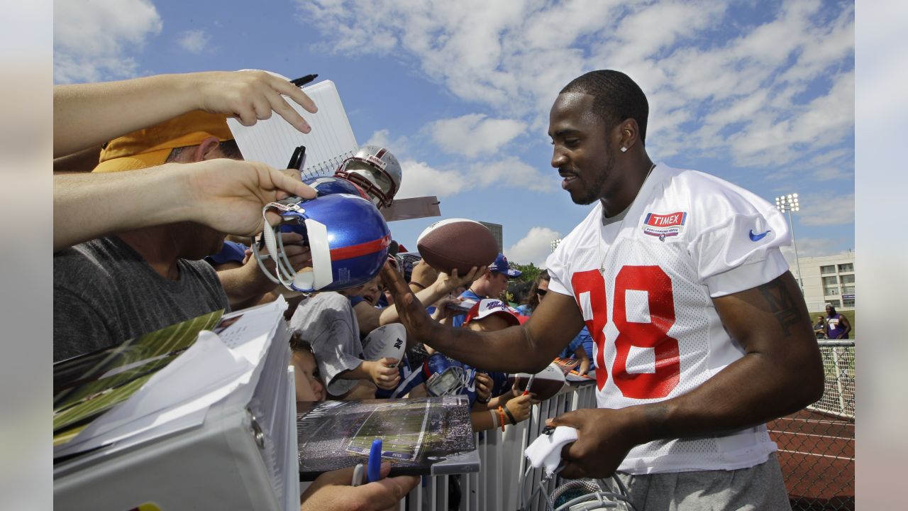 Lot Detail - Hakeem Nicks Game Worn and Signed New York Giants Lot: Jersey,  Cleats, and Gloves (Nicks LOA)