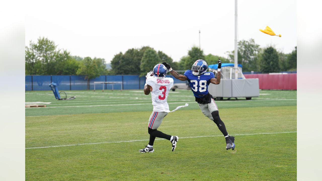 New York Giants' Darrian Beavers suffered torn ACL against Cincinnati