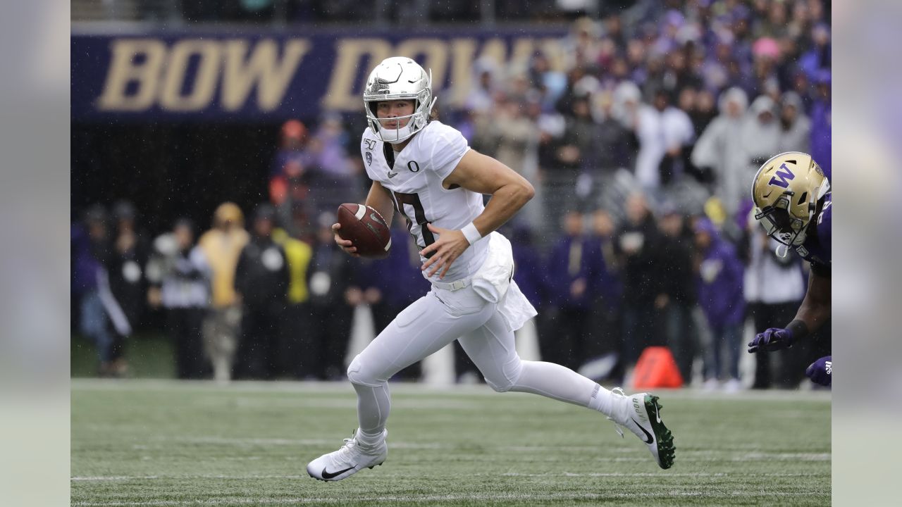 Oregon Ducks quarterback Justin Herbert shows hops on broad