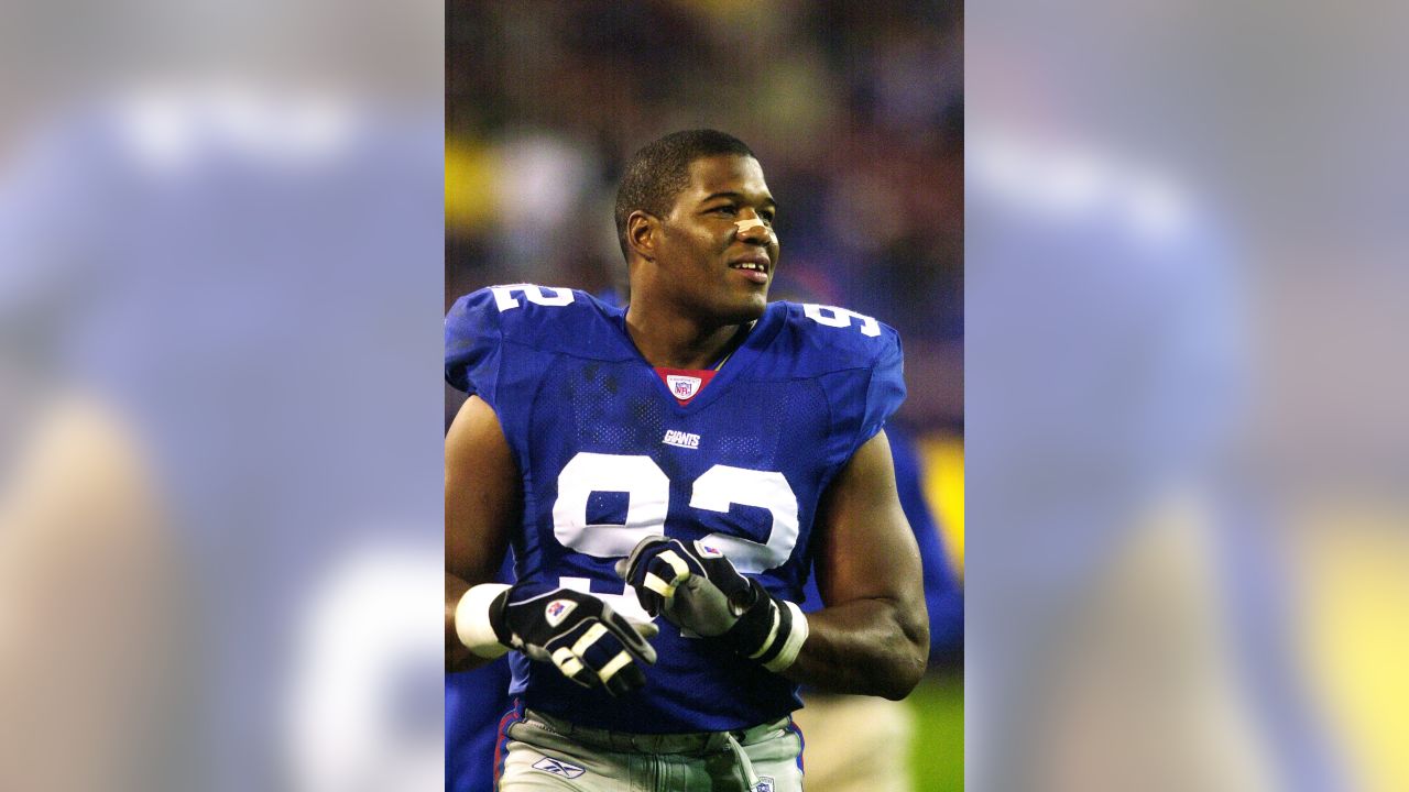 Giants retire Michael Strahan's No. 92 in halftime ceremony