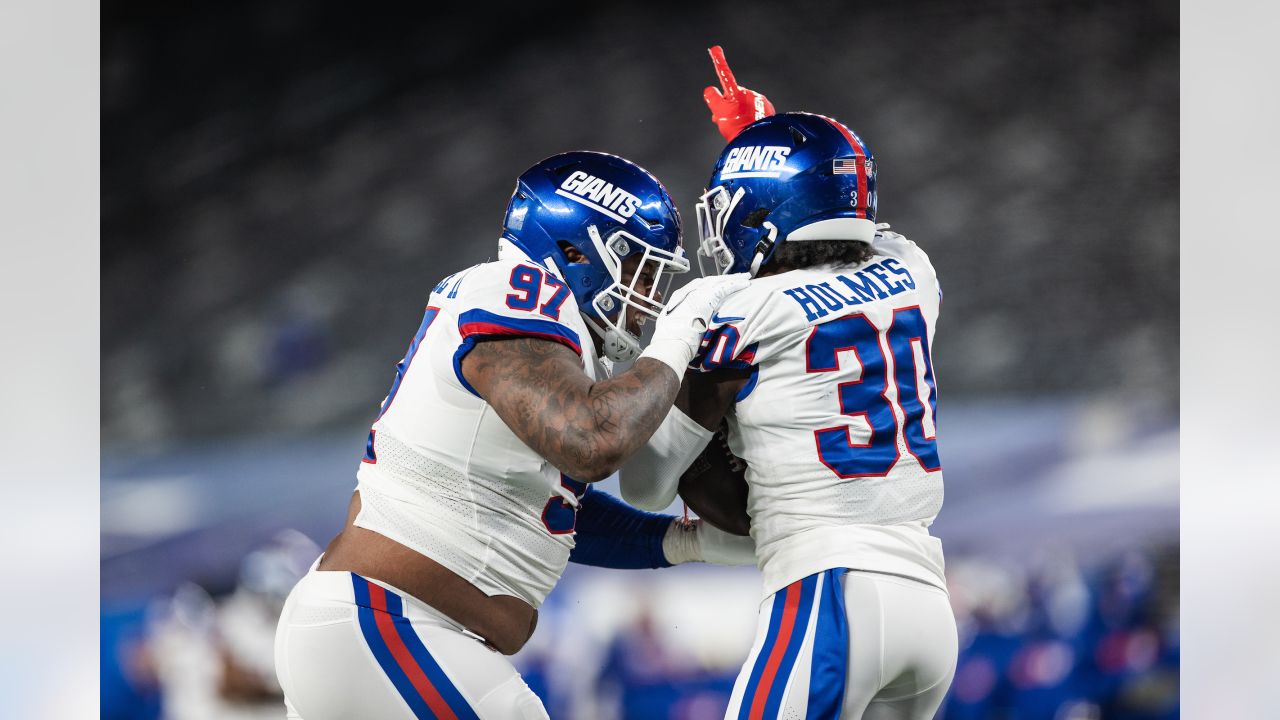 New York Giants cornerback Darnay Holmes (30) warms up before an NFL  football game against the Dallas Cowboys on Sunday, Sept. 10, 2023, in East  Rutherford, N.J. (AP Photo/Adam Hunger Stock Photo - Alamy