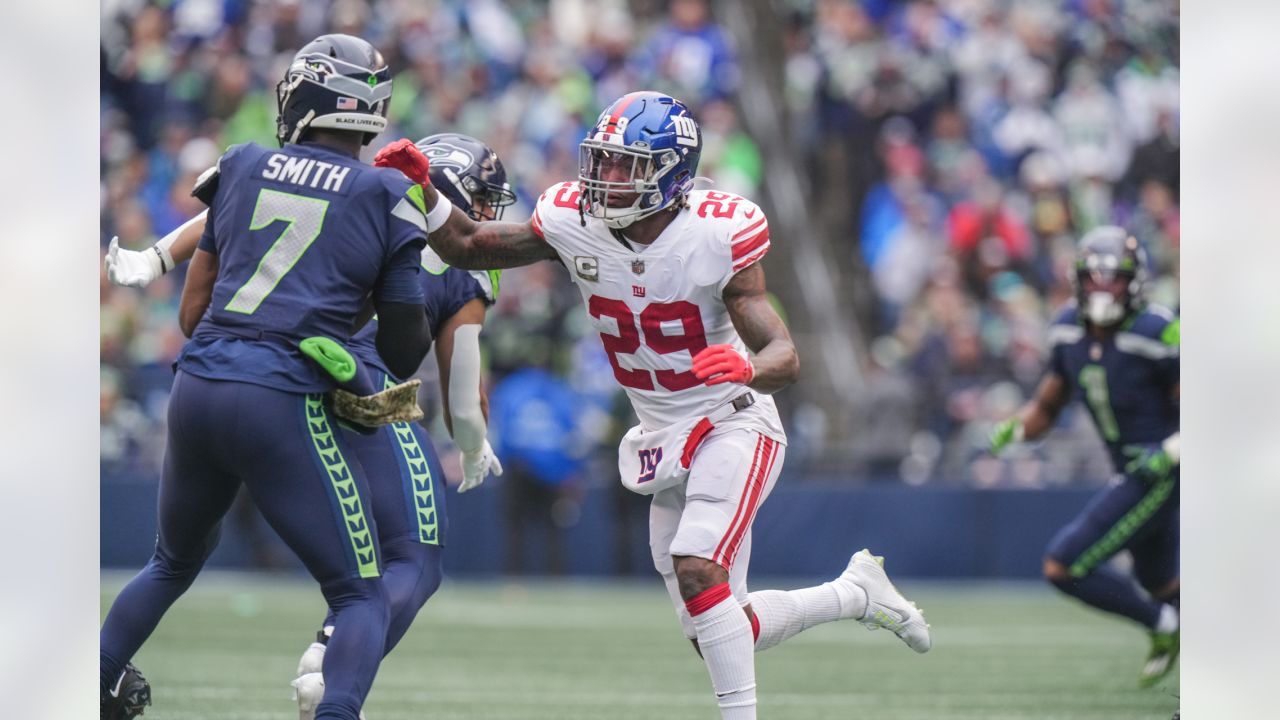 Giants fall to Seahawks, enter bye 6-2