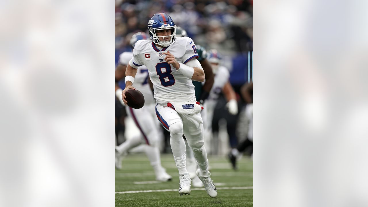 New York Giants safety Julian Love (20) runs up the field during an NFL  football game against the Philadelphia Eagles, Sunday, Nov. 28, 2021, in  East Rutherford, N.J. The New York Giants