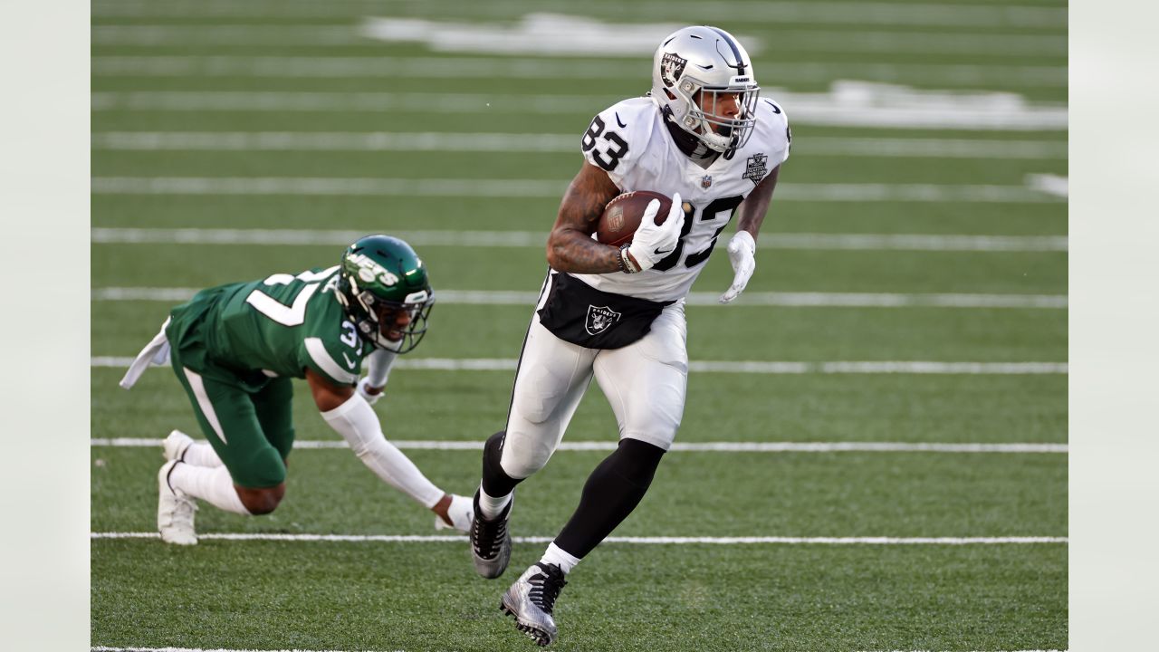 East Rutherford, New Jersey, USA. 6th Dec, 2020. New York Jets tight end  Daniel Brown (87) in action during the NFL game between the Las Vegas  Raiders and the New York Jets