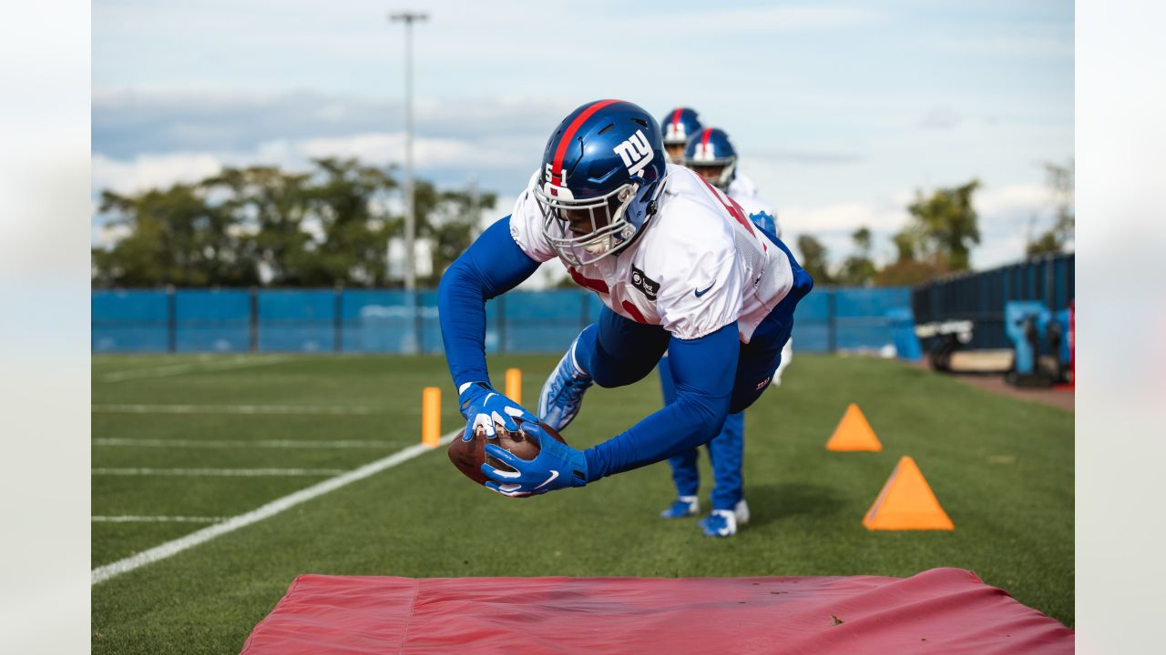 Giants Now: Azeez Ojulari hosts youth football camp - BVM Sports