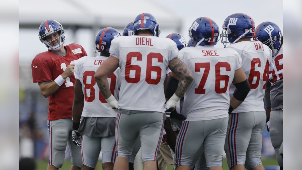 New York Giants player Courtney Brown (37) during NFL football training  camp in Albany, N.Y., on Monday, Aug. 2, 2010. (AP Photo/Mike Groll Stock  Photo - Alamy