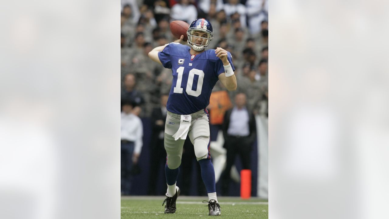 In matchup of Eli Manning, DeMarcus Ware, Giants QB has advantage