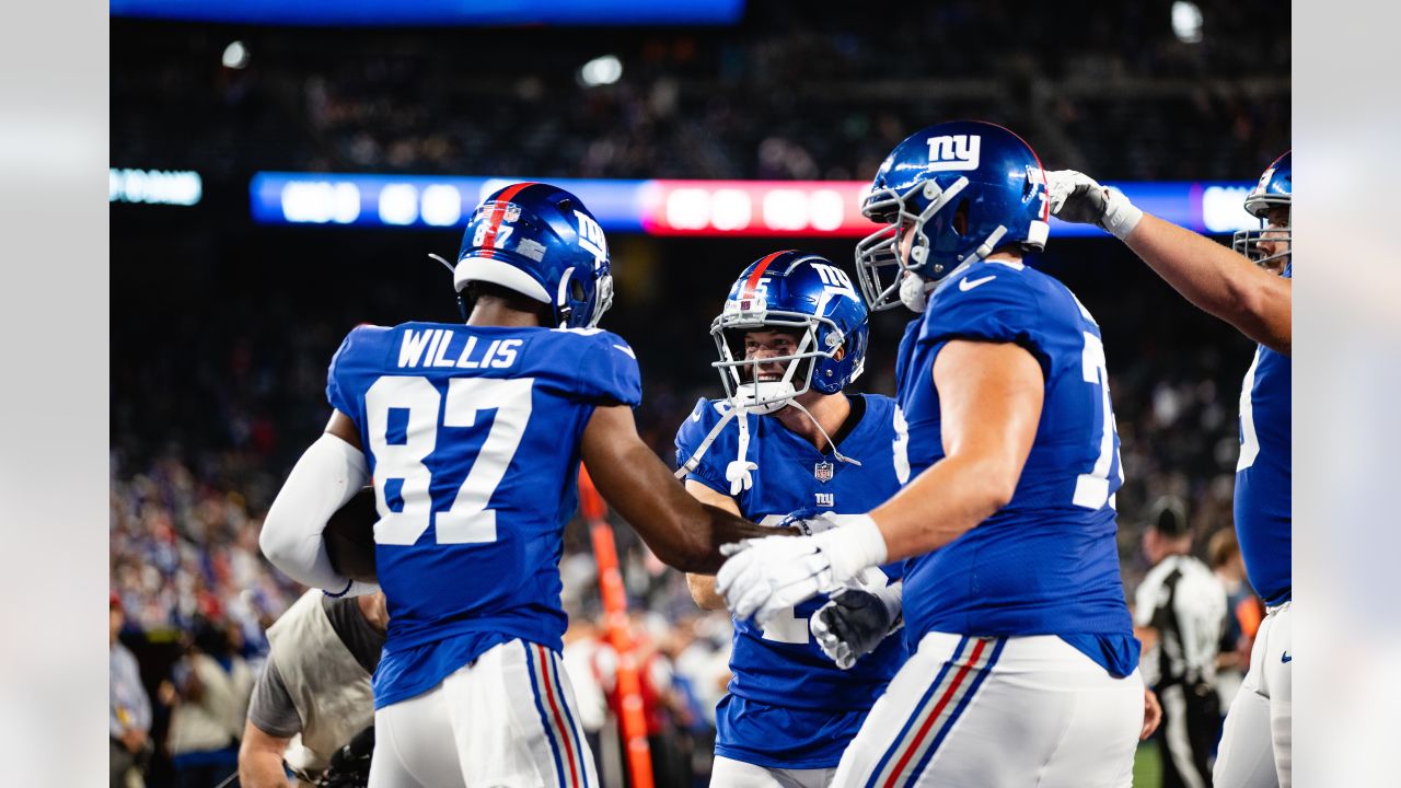 New York Giants wide receiver Alex Bachman's 11th catch of game is go-ahead  TD late in fourth quarter