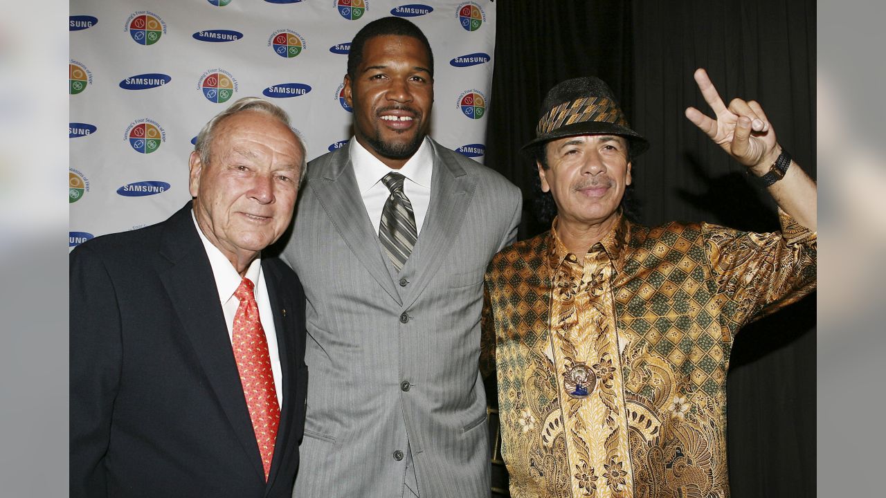 Michael Strahan jersey retirement: GMA surprises co-host with former Giants  teammates for announcement - ABC7 Chicago