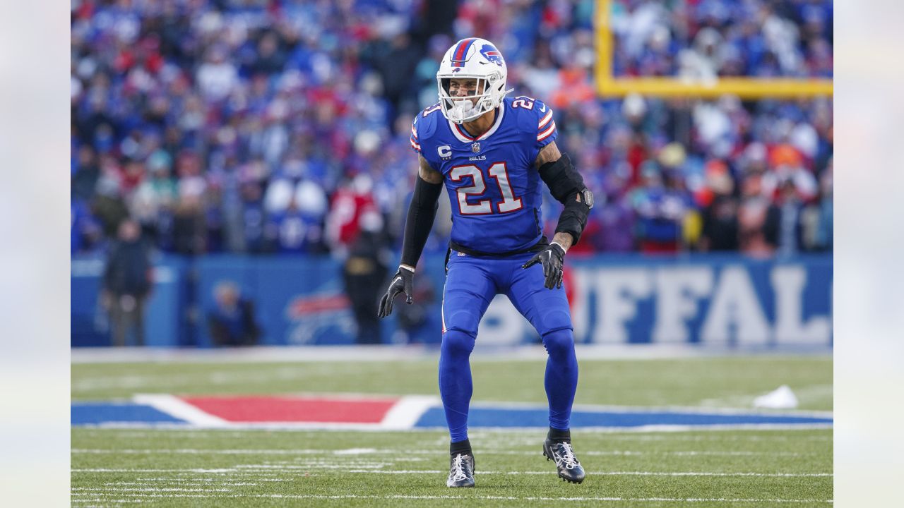 Odell Beckham Jr, Phillip Gaines visit the Buffalo Bills - Buffalo