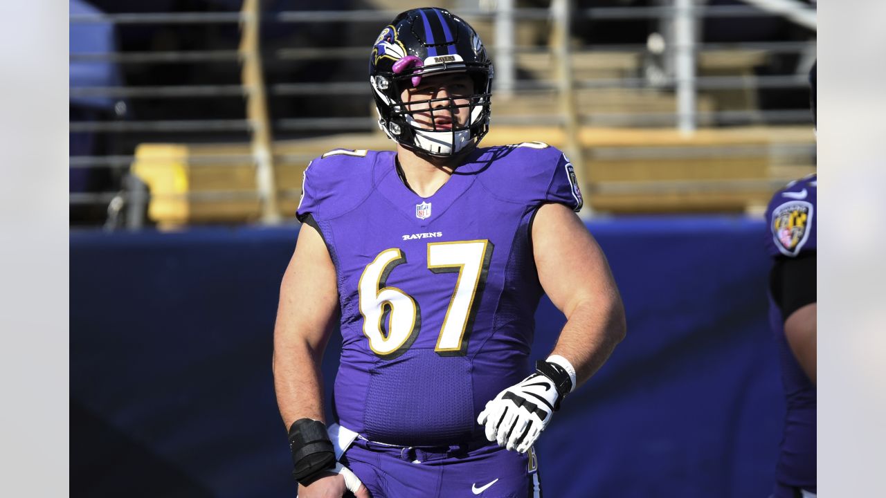 New York Giants guard Ben Bredeson (68) at the line of scrimmage