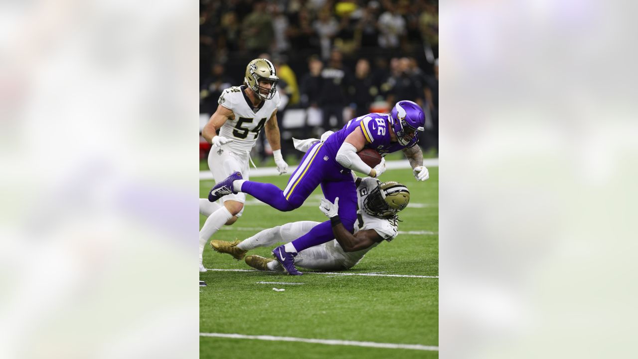 Minnesota Vikings' Kyle Rudolph (82) misses a catch in the end