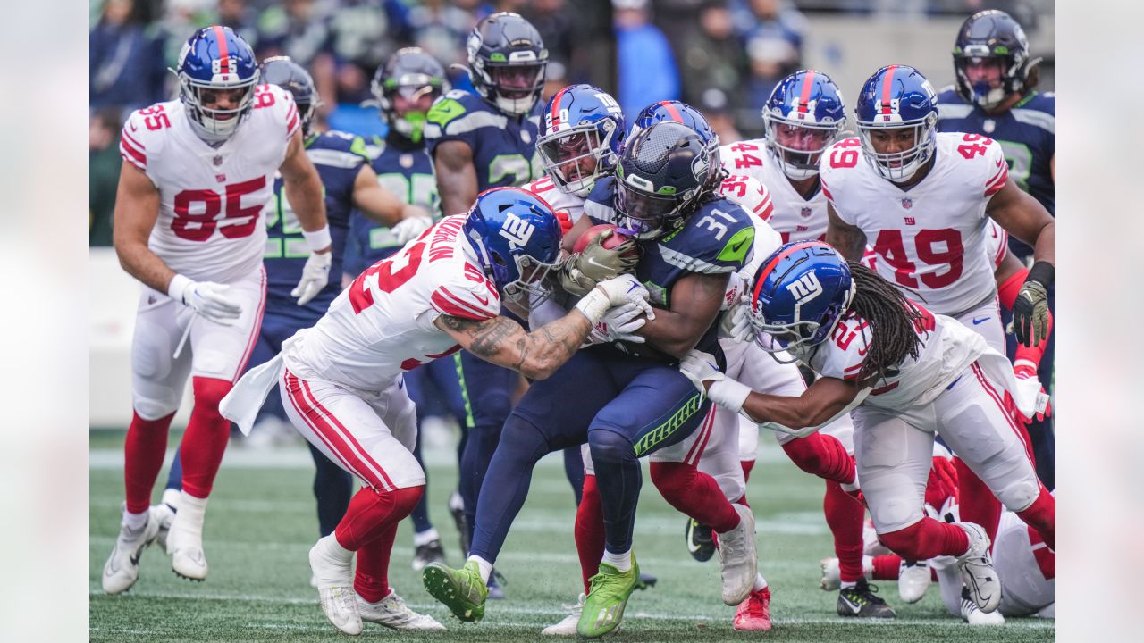 Seahawks RB Travis Homer sets team record for shortest kickoff return for a  touchdown