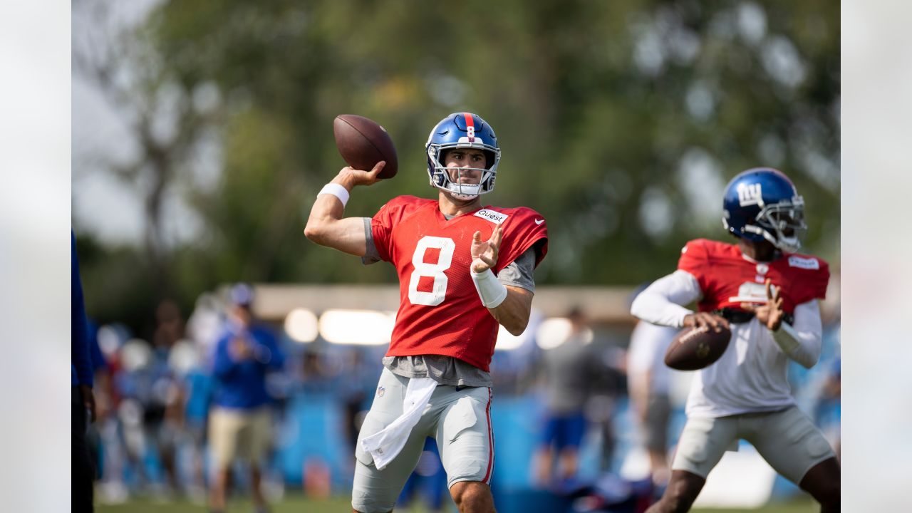 Daniel Jones' backup Tyrod Taylor leaves preseason finale vs. Jets with  back injury