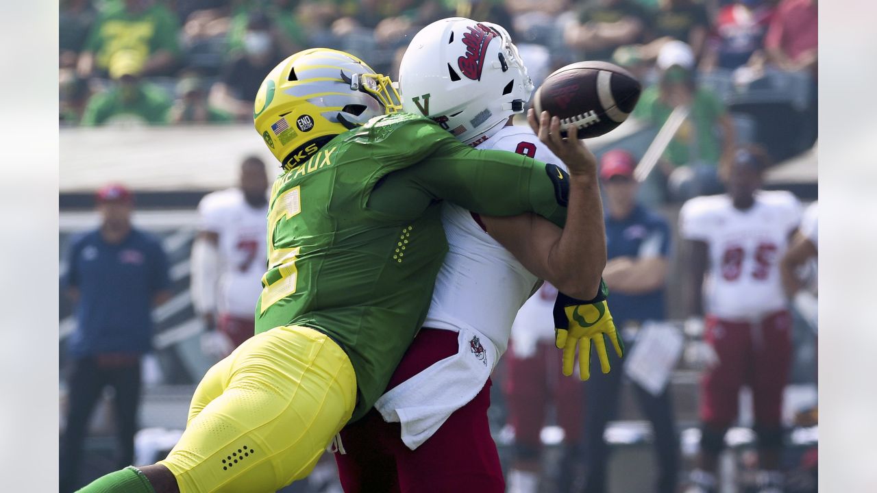 PFF College on X: The New York Giants pick Oregon EDGE Kayvon