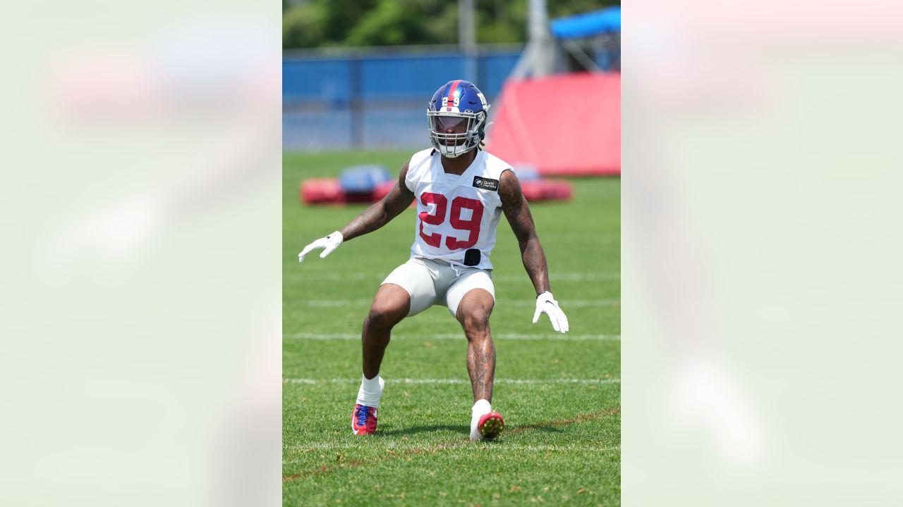 New York Giants free safety Xavier McKinney (29) celebrates his second  interception of Las Vega …