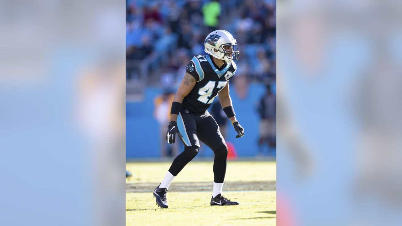 Tennessee Titans safety Matthew Jackson (39) enters the field at U.S Bank  Stadium during the opening ceremonies before an NFL preseason football game  Saturday, Aug. 19, 2023 in Minneapolis. Tennessee won 24-16. (