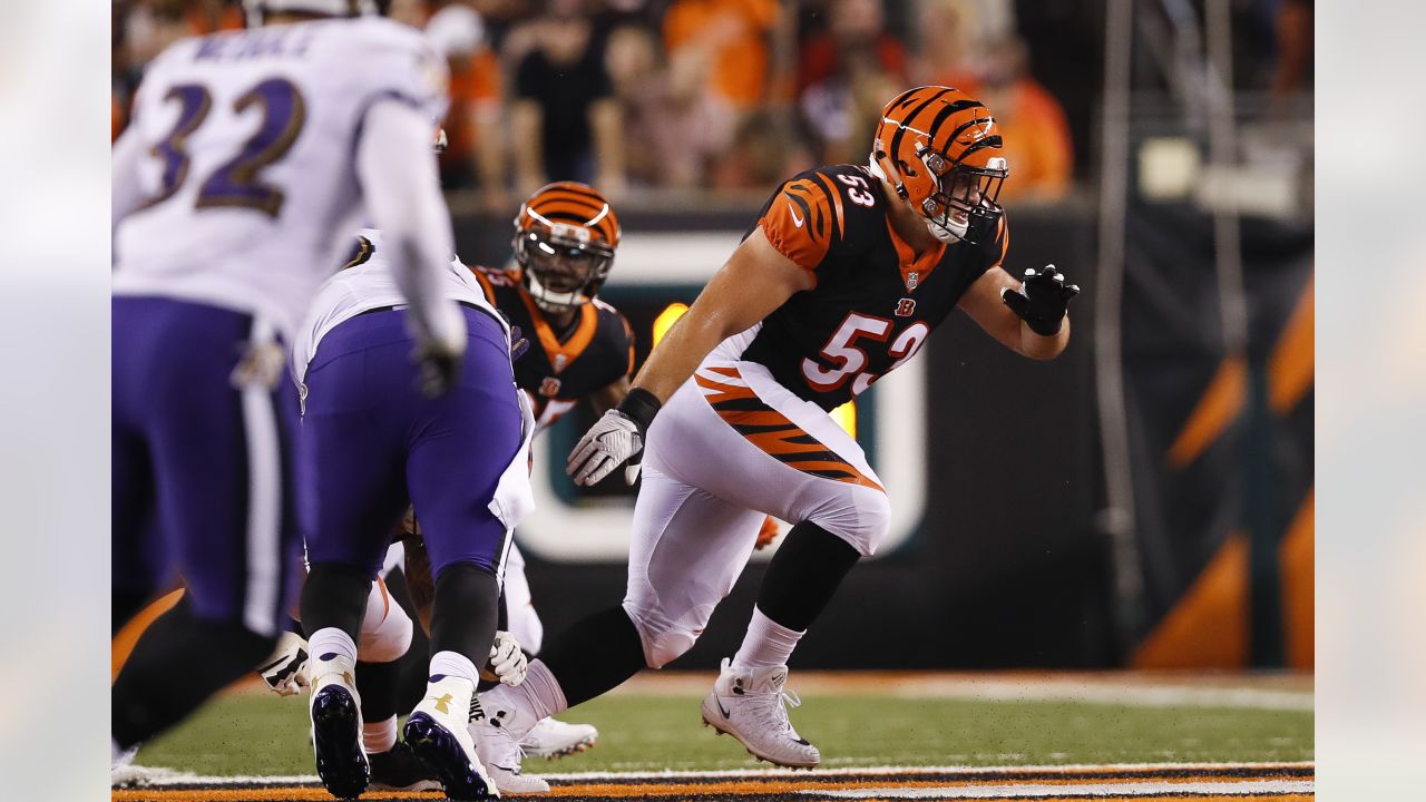 Cincinnati Bengals offensive tackle Jonah Williams (73) lines up for the  play during an NFL football game against the Kansas City Chiefs, Sunday,  Dec. 4, 2022, in Cincinnati. (AP Photo/Emilee Chinn Stock