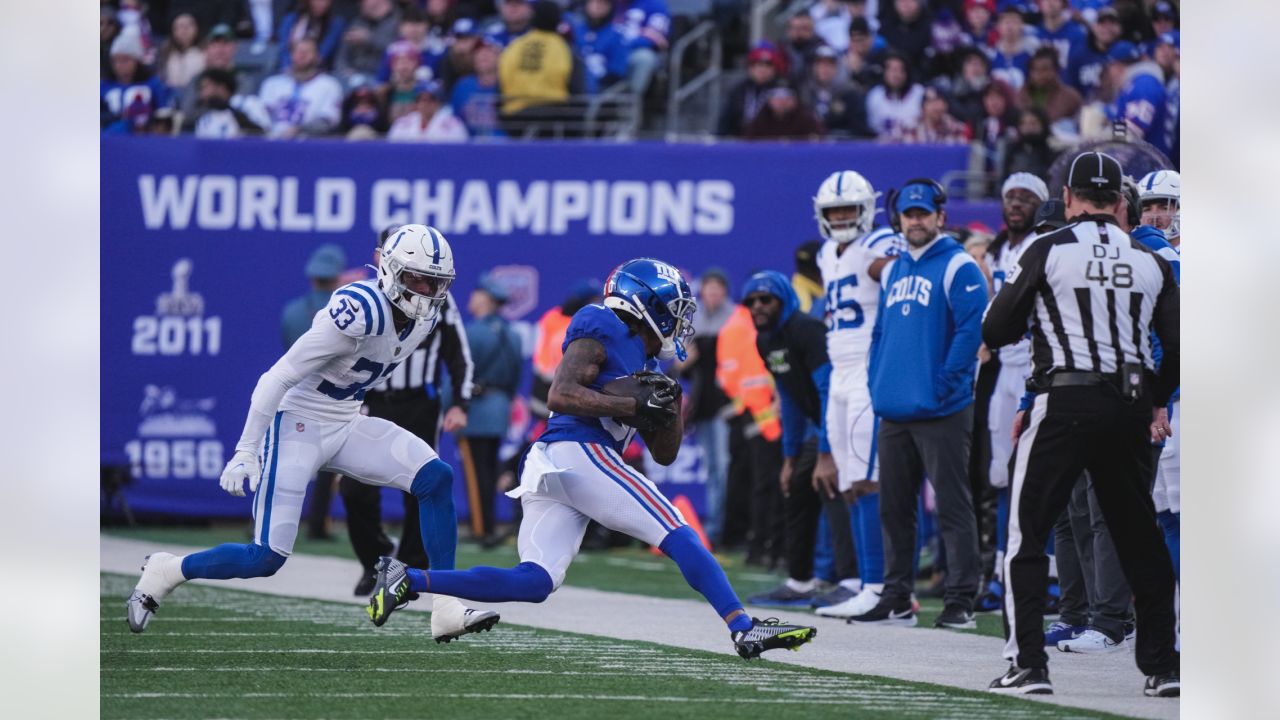 Giants punch playoff ticket with dominant 38-10 victory over Colts