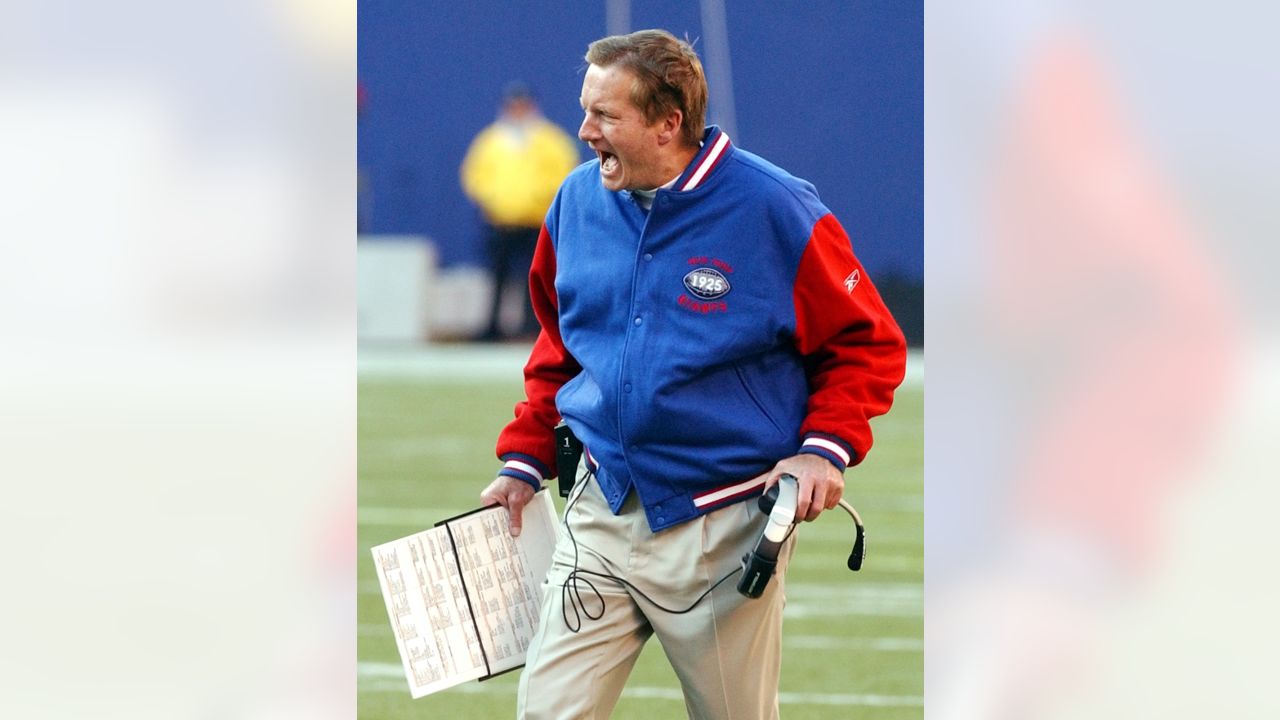 New York Giants coach Jim Fassel yells instructions to his players during  the second quarter against the Miami Dolphins Sunday, Oct. 5, 2003 in East  Rutherford, N.J. (AP Photo/Julie Jacobson Stock Photo 