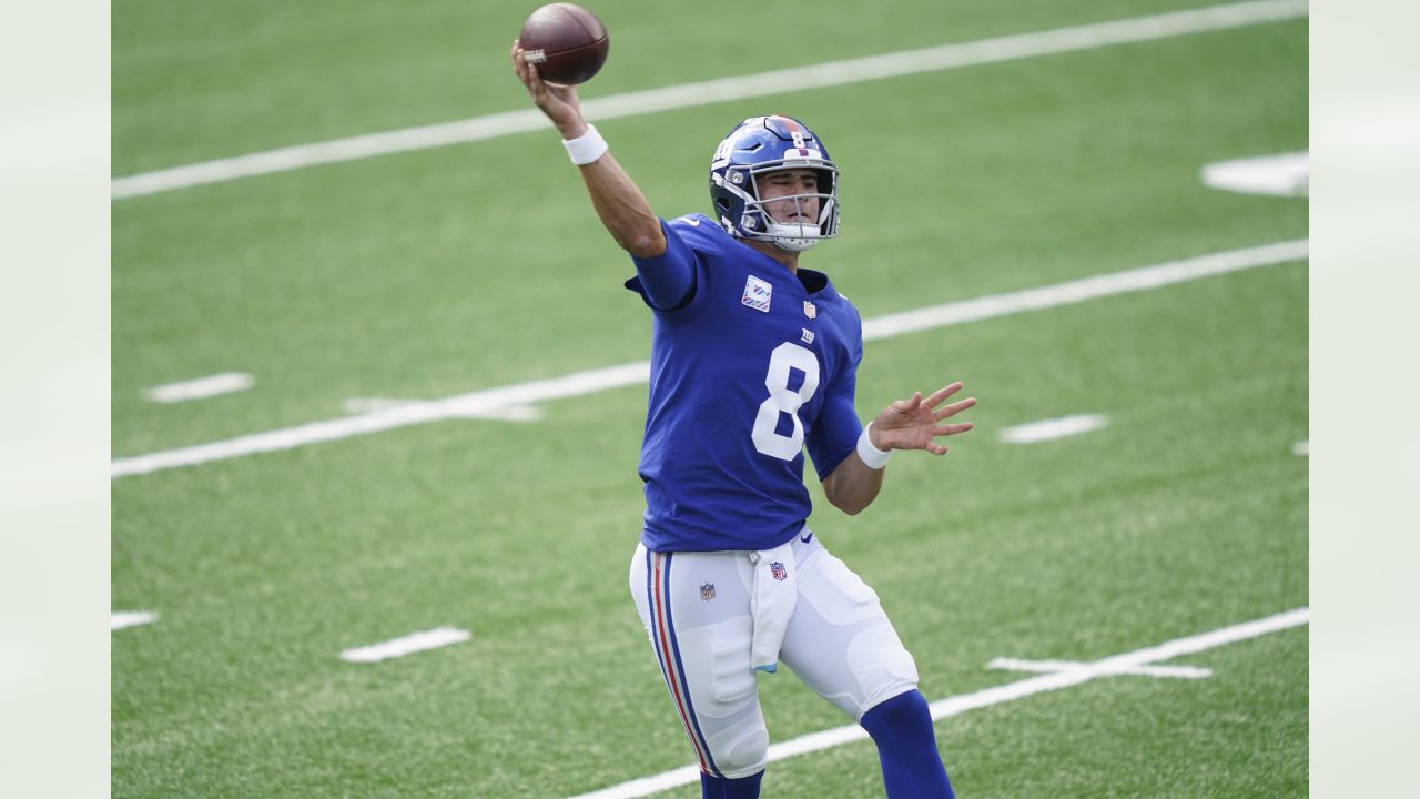 Washington Redskins quarterback Dwayne Haskins (7) looks to throw a pass  during an NFL football game against the New York Giants, Sunday, Sept. 29,  2019, in East Rutherford, N.J. The Giants won