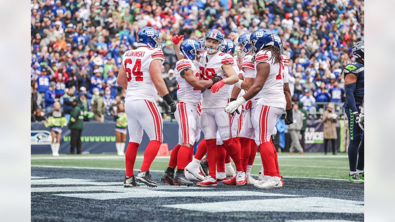 That one time @clear gave us field passes and free tickets to the @nygiants  and @seahawks game. A great way to get some personal time away…