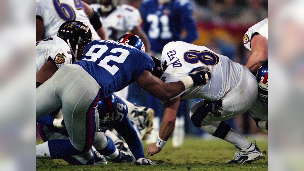 Giants retire Michael Strahan's No. 92 in halftime ceremony