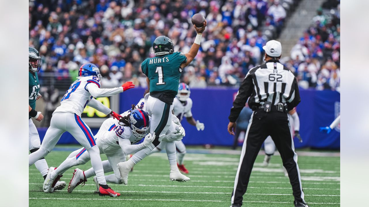 Giants force 4 turnovers in 13-7 victory over Eagles