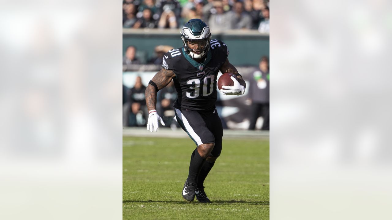 New York Giants sign RB Corey Clement